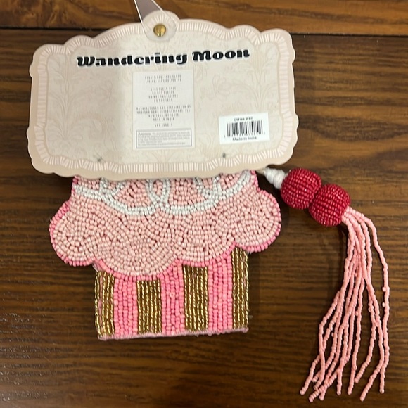 Wandering Moon | Cupcake🧁Beaded Wallet - Picture 6 of 8